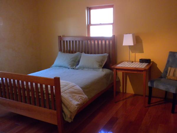 Suite B Queen Bed