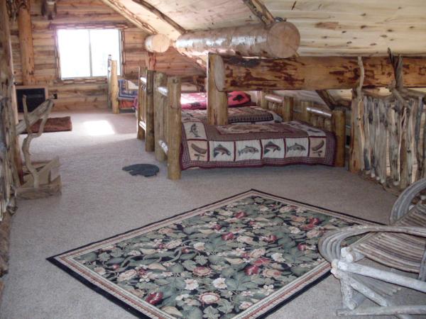 Loft - 5 Beds with a Seating Area