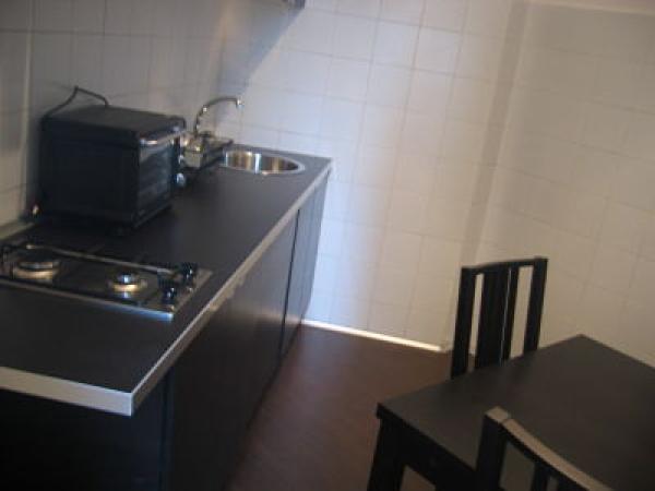 Apt 4B kitchen room