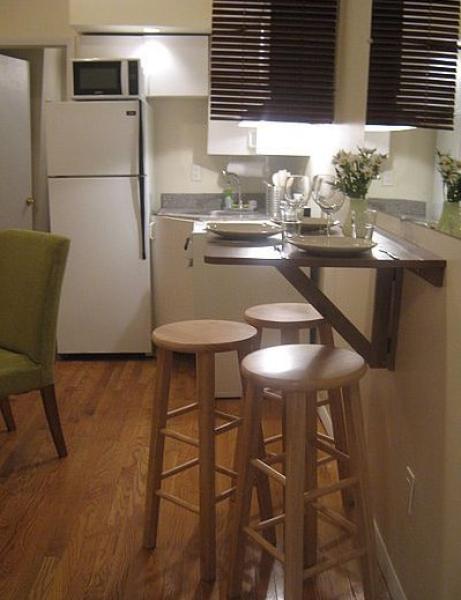 Kitchen & Breakfast Bar