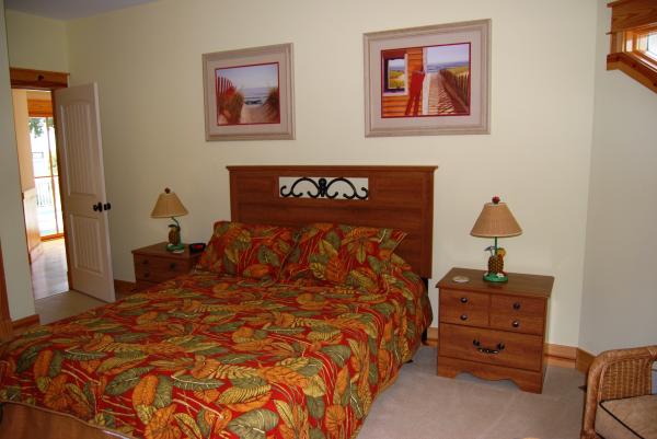 Queen Guest Room