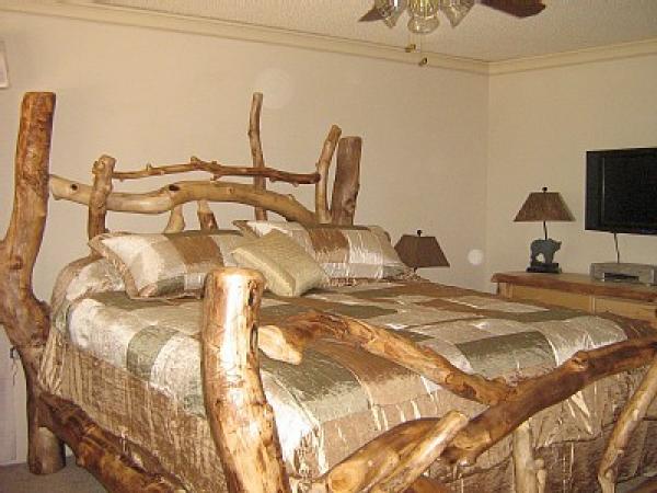 Master Bedroom with custome King Bed