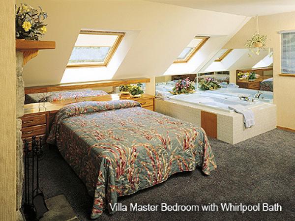 Master Bedroom & Whirlpool