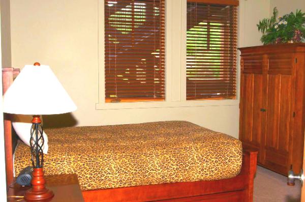 Bedroom 3 Full-Size Bed w/ Pull-Out Trundel,CablTV