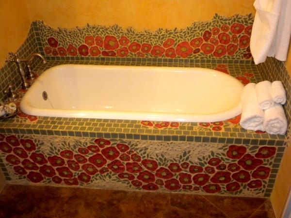Suite A Soaking Tub