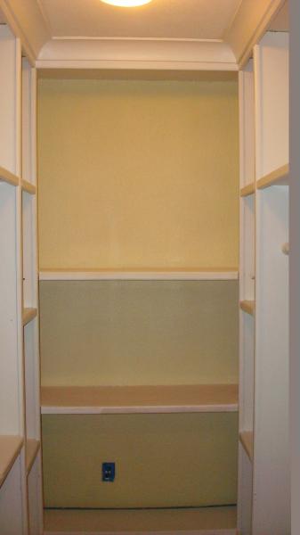 Master Bedroom: Walk-in Closet
