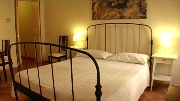 Fiorello Apartment - Bedroom