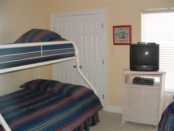 Kids bunk room..2doubles, 2 Twins
