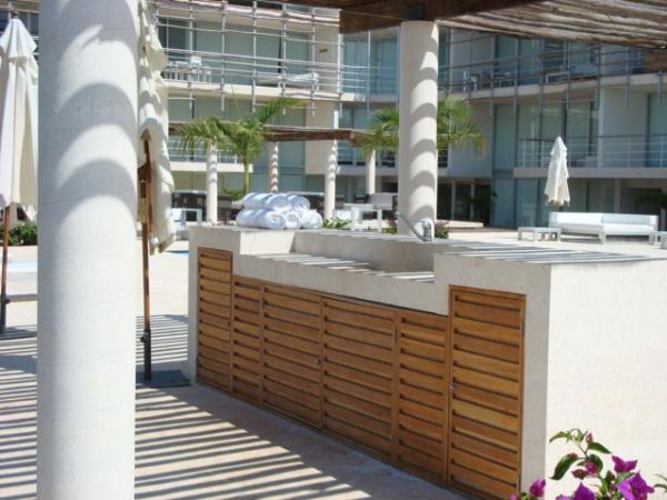 pool bar