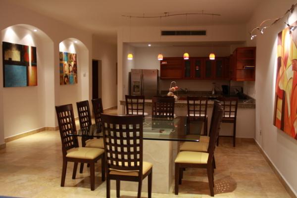 Kitchen & Dining Area