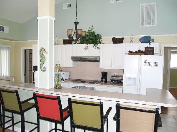 Kitchen with Breakfast Bar