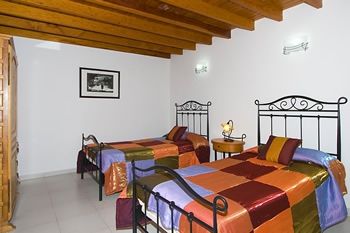 Twin Bedroom