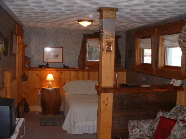 Captain's Quarters Suite