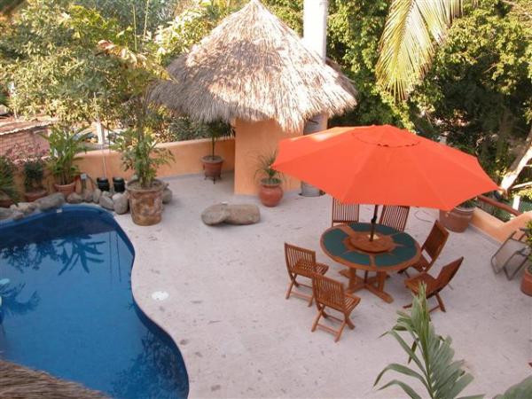 Sitting Area near Pool Side