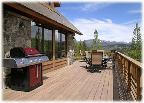 Gorgeous, brand new western style lodge