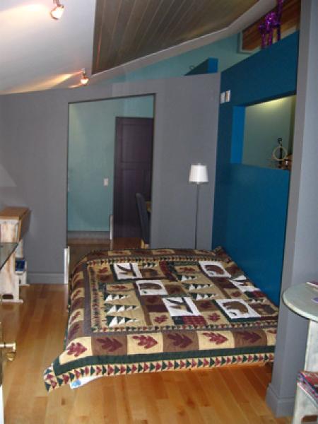 additional queen futon for 2 adults or children