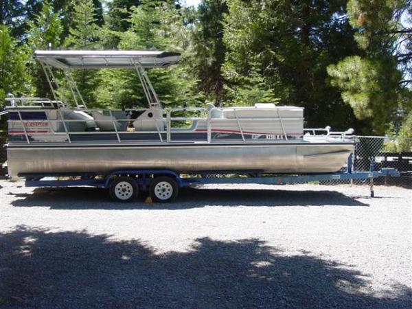 Seaswirl Boat for Fishing or Skiing