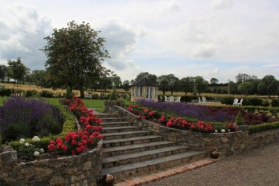 Skahard Country Villa gardens