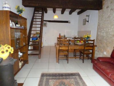 Open plan dining and sitting area