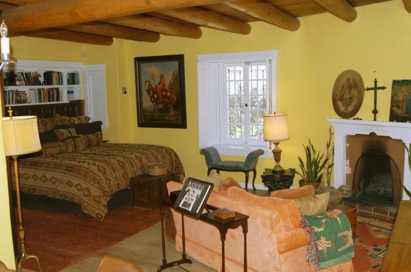 2nd Master Bedroom Suite/Kitchen & Portal View