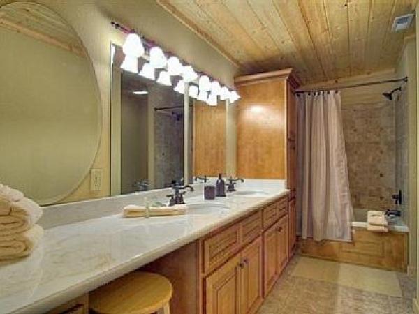 Master Suite Bathroom