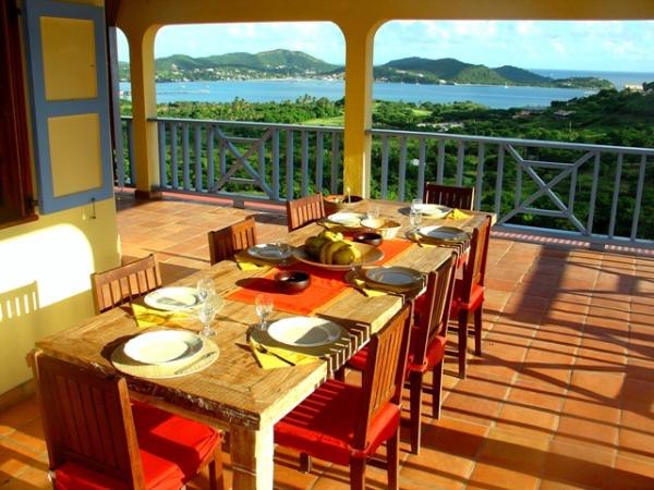 Terrace with View Over the Harbour