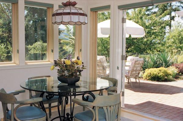 Sunny breakfast room and patio
