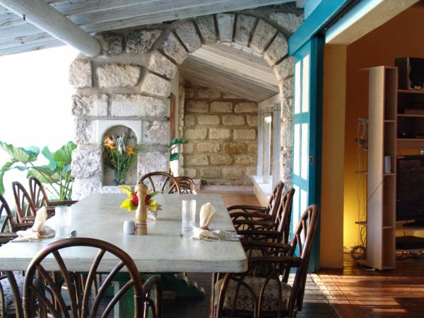 Bon Vivant Villa Babados