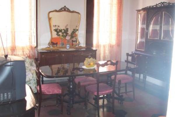 Dning Table 