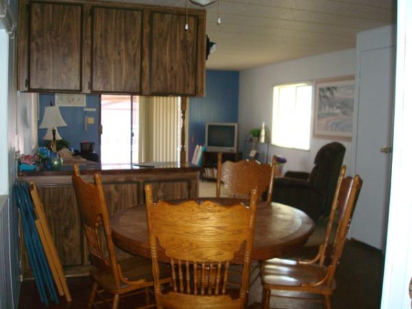 Kitchen Eating Area