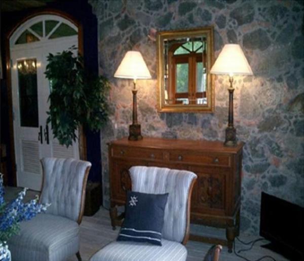 Stonewall in Living Room 