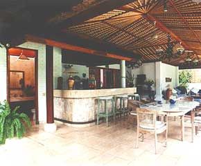 Bar/Dining Area
