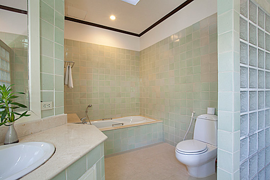 Thailand, Pattaya, Vacation Villa bathroom