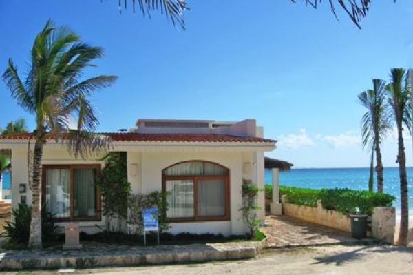 Exterior with the View of Ocean