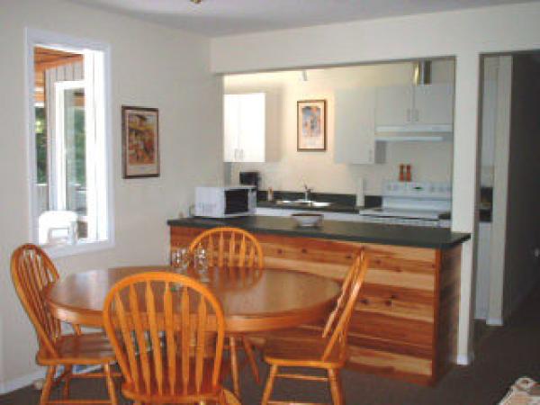 Shuswap Lake, British Columbia, Vacation Rental Apartment
