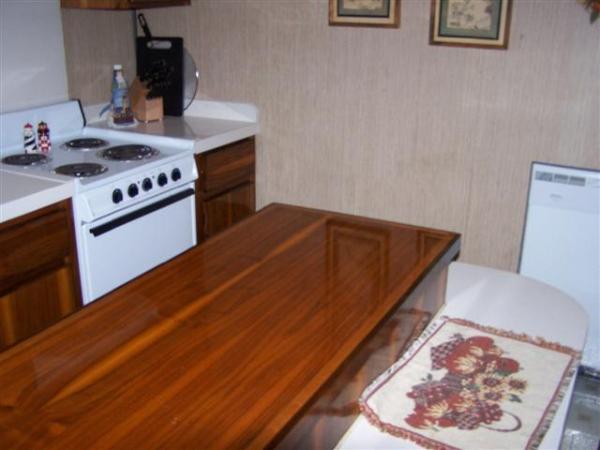 Kitchen with Breakfast Bar