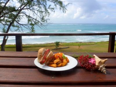 Surfers Bay beach side dining