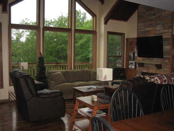 Great room, recliners, 47 inch flat screen, view
