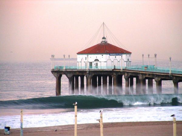 Bike or stroll to the Manhattan Beach Pier !