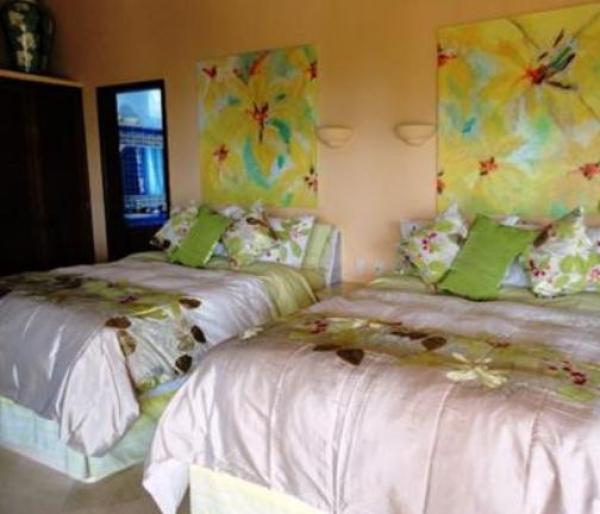 Twin Bedroom