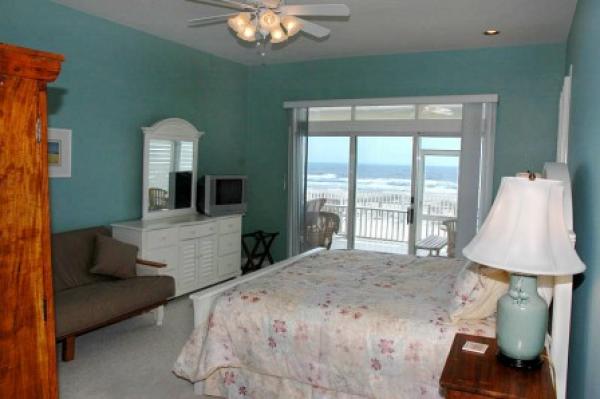 Master Bed 1 King with Ocean View