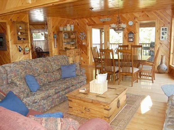 Breakfast Nook in Bay Window and Kitchen