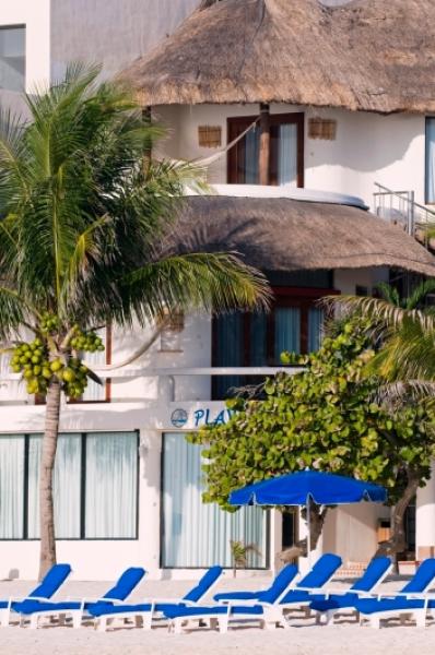 Beach Area View to the Hotel