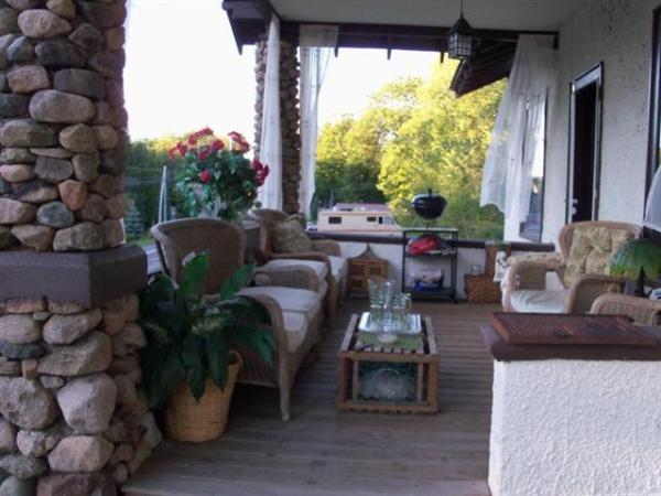 Huge Front Porch. View of Lake