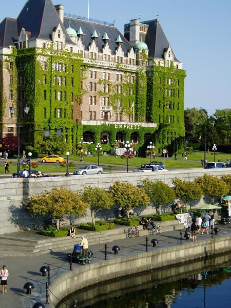 10 min walk to the Empress Hotel