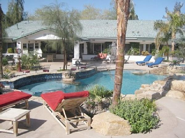 One of Many Sitting Areas around Resort Syle Pool
