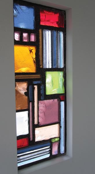 dalle de verre accent glass throughout building