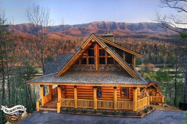 Front View of the Cabin 