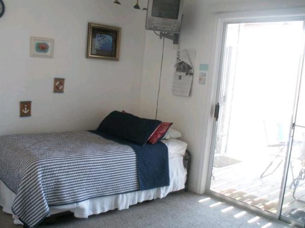 Trundle bed in Bunk Rm Makes into a King size