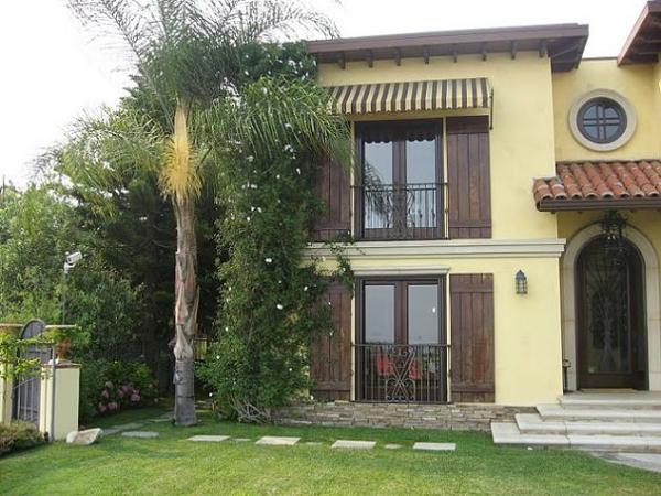 Hollywood Villa